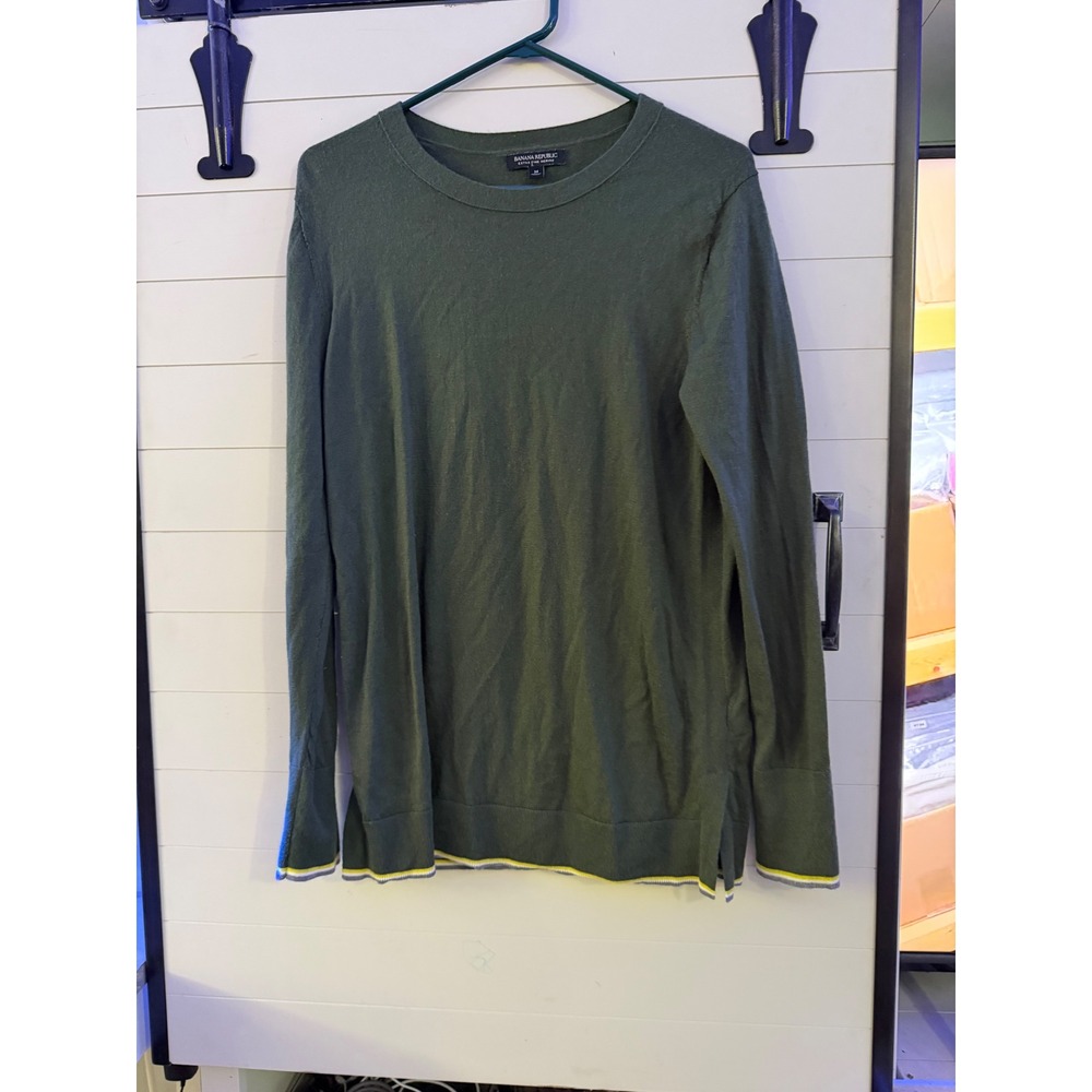Banana Republic Men's Merino Wool Sweater Medium Green Crewneck Lightweight